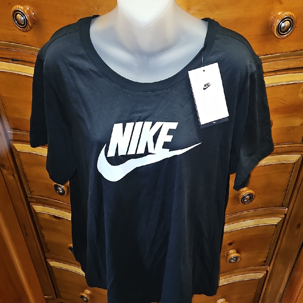Nike Women's  Short Sleeve Tee Set Of 3